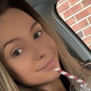 Dawn Farmer, 26 (TikTok Star)