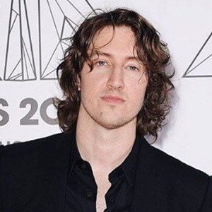 Dean Lewis image 3