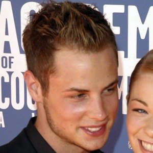 Dean Sheremet image 3