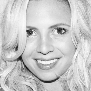 Deanna Dini-Burns, 35 (Instagram Star)