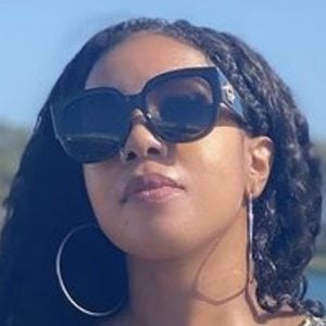 Dee Shanell image 3