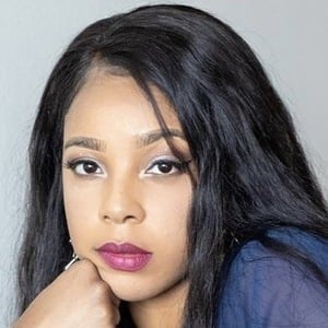 Dee Shanell image 8