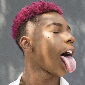 Delli Boe, 24 (YouTube Star)