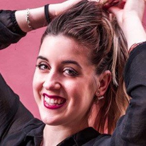 Delphine Giuliano, 33 (Estrella de YouTube)