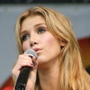 Delta Goodrem, 40 (流行歌手)