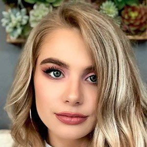 Demi Burnett image 2