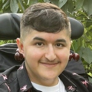 Deniz Eskisan, 26 (Photographer)