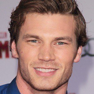 Derek Theler image 3