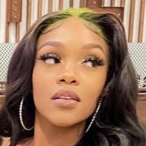 Deseyann, 24 (Star di YouTube)