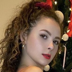 Desirae Elizabeth, 25 (Instagram Star)