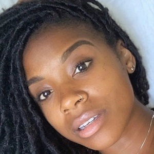 Destini Ann, 33 (Estrella de TikTok)