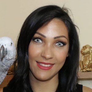 Desy Meira, 36 (YouTube Star)