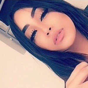 DevilWearsLoubs, 30 (Instagram Star)