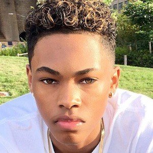 Devin Gordon, 24 (流行歌手)
