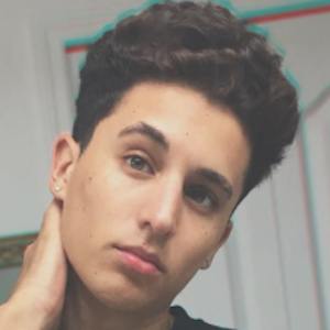 DewditsCam, 29 (YouNow Star)