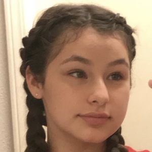 Dez Machado, 21 (YouTuber)