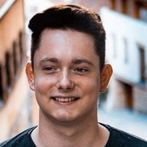 Dezso Bence, 26 (YouTube明星)
