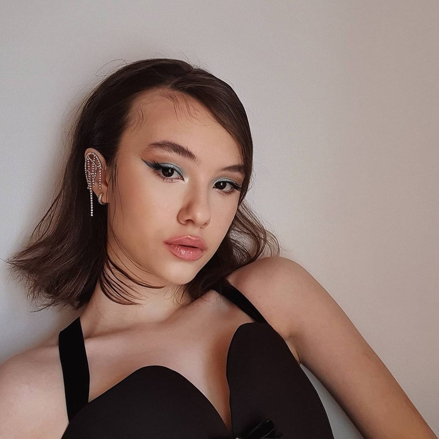 Dharia, 20 (Pop Singer)