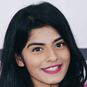 Dhwani Bhatt, 31 (YouTube明星)