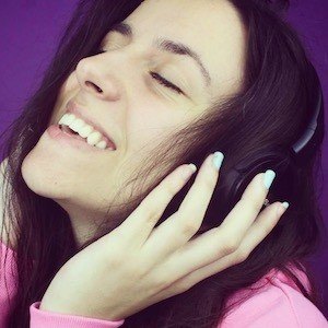 Diana Condurache, 27 (YouTube明星)