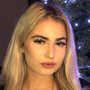 Diana Domnisor, 29 (Blogger)