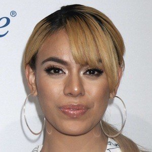 Dinah Jane, 28 (流行歌手)