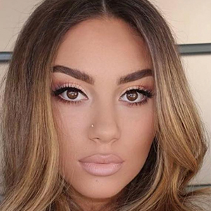 Diona Fona, 26 (Cantante pop)