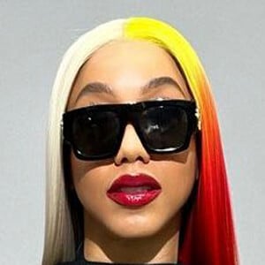 DJ Sky High Baby, 32 (Ngôi sao Instagram)