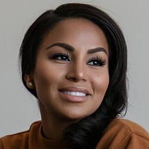 Dolly Castro, 41 (Instagram明星)