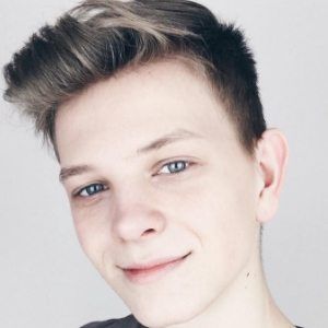 Dominik Rupinski image 4