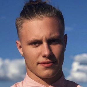 Donavan DeCosta image 7