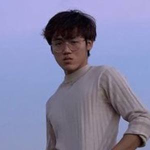 Dong ASMR, 25 (YouTube Star)