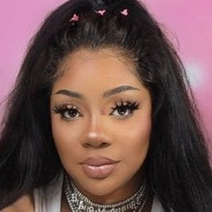 Dorisxchi, 40 (Star di YouTube)