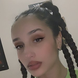 Dounya Zayer, 26 (Instagram明星)