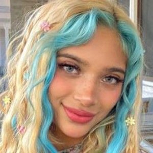 Douxfairy, 24 (Instagram Star)