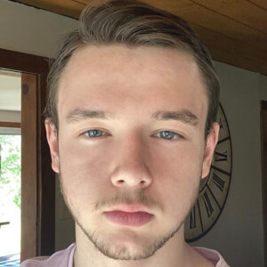 Drake Kiker, 23 (TikTok明星)