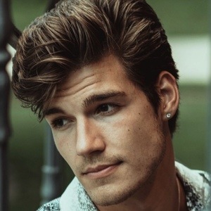 Drake Kuyper, 27 (TikTok Star)