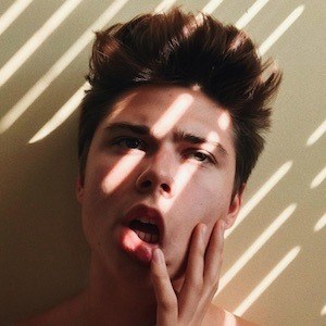 Drake Wolf, 25 (Instagram明星)