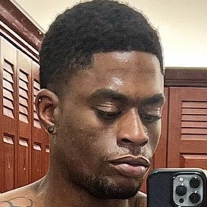 Drew Moemeka, 27 (HLV thể hình)