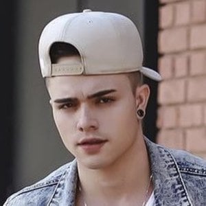 Duduka Del Vechio, 28 (Instagram Star)