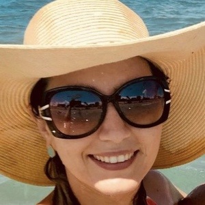 Dunia Oliveira, 39 (博主)