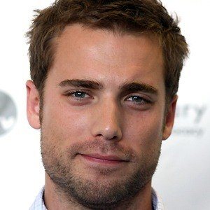 Dustin Milligan, 40 (Diễn viên truyền hình)