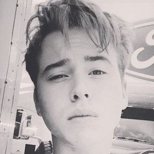Dylan Holland image 7