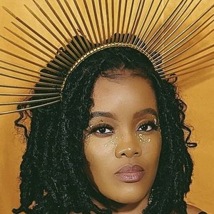 Ebony OliviaHas2Moms, 42 (YouTube明星)