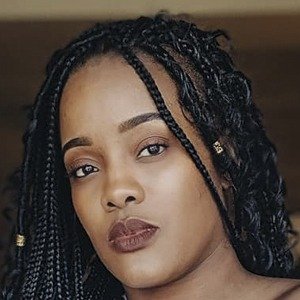 Ebony OliviaHas2Moms, 42 (YouTube明星)