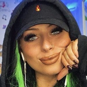 Eden Harvz, 27 (TikTok Star)