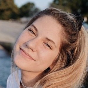 Eden Nicole, 22 (YouTube明星)