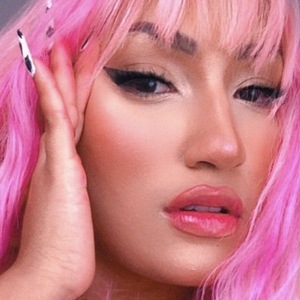 Eduarda Alves, 28 (流行歌手)