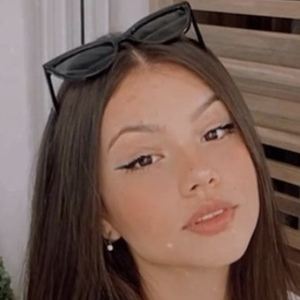 Eduarda Moraes, 20 (TikTok Star)