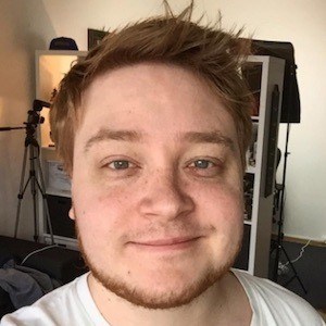 Eeddspeaks, 32 (YouTube Star)